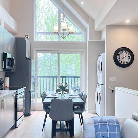 Immersed In The Scenery Of Canmore Exterior foto