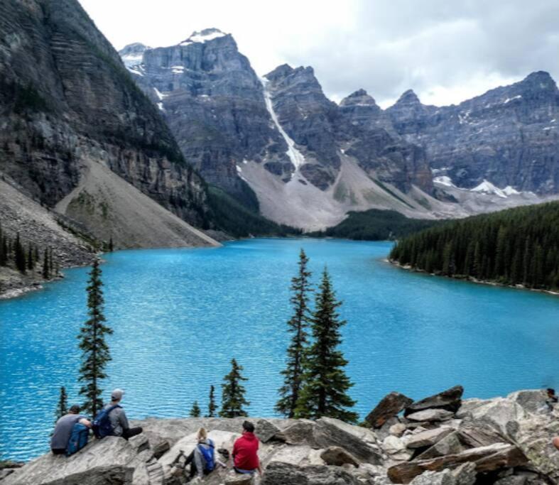 Immersed In The Scenery Of Canmore Exterior foto