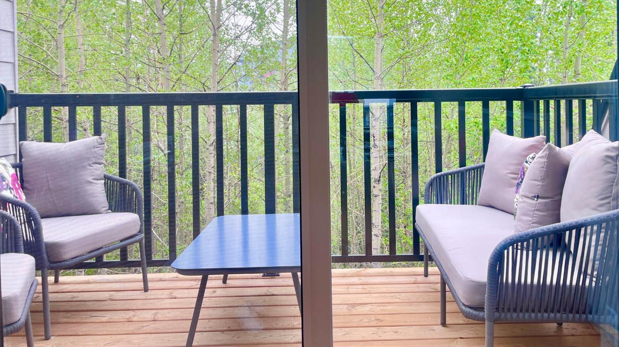 Immersed In The Scenery Of Canmore Exterior foto
